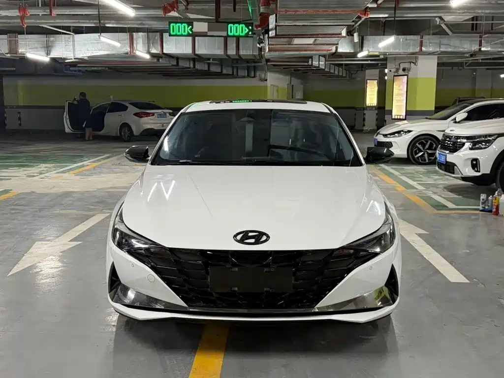 Hyundai Elantra