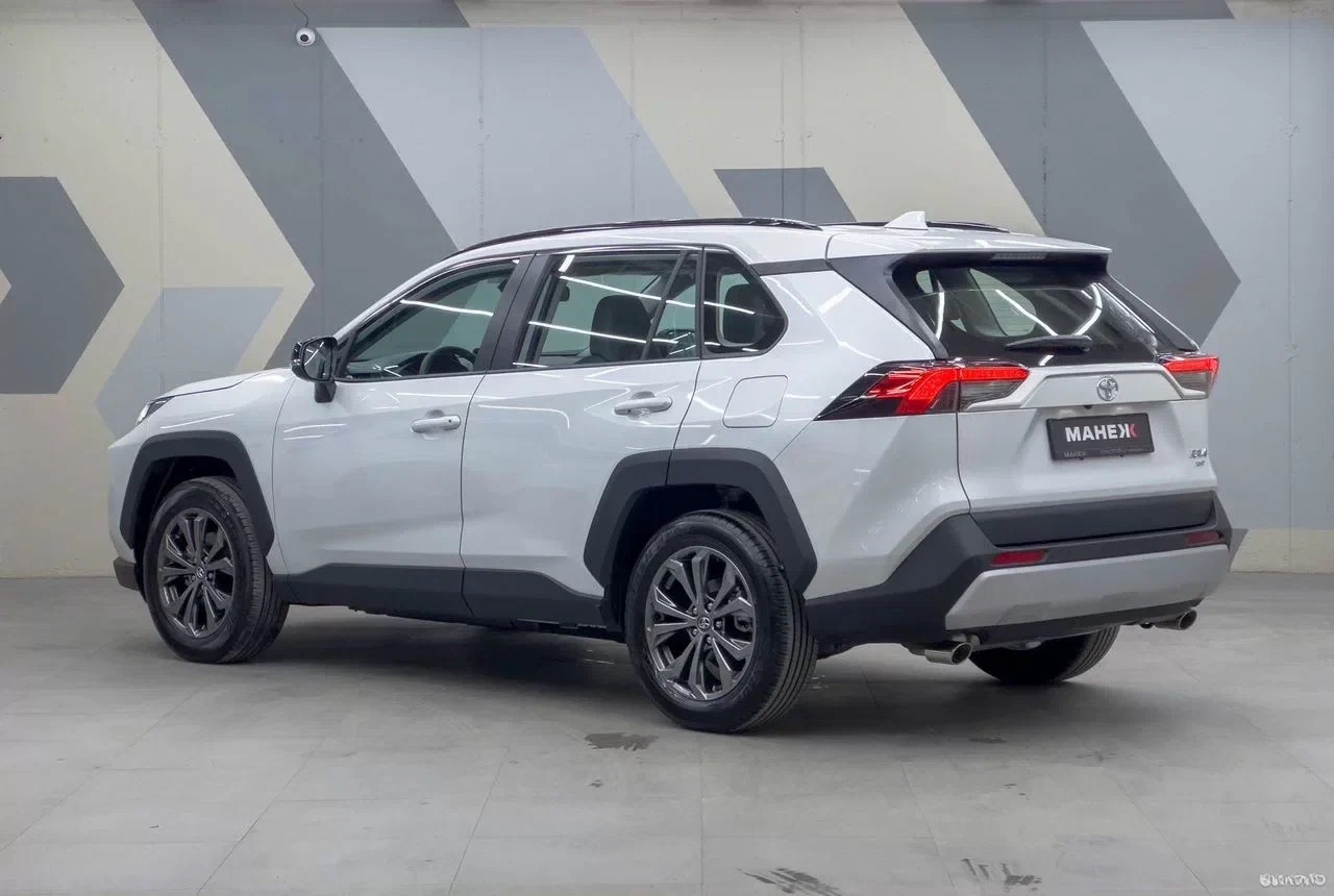 Toyota RAV4 (XA50)